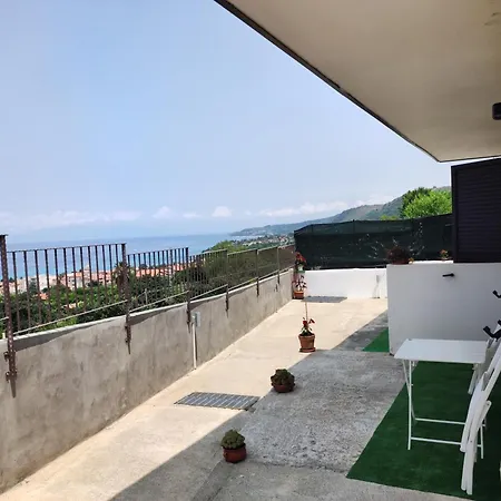 Holiday home Residenza L'orizzonte Infinito *