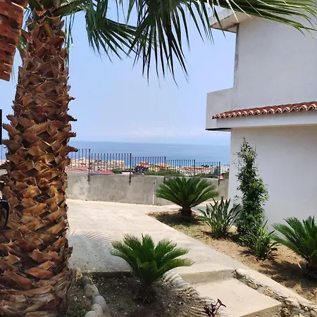 Holiday home Residenza L'orizzonte Infinito *